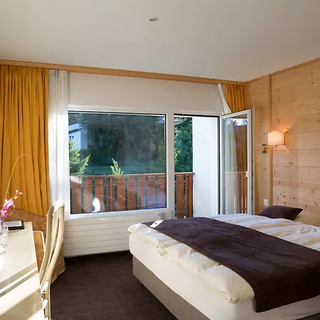 La Prairie Hotel 3*