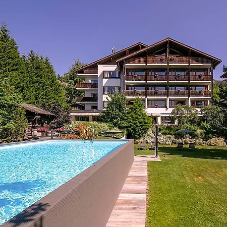 La Prairie Hotel