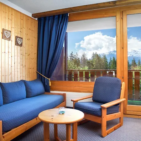Hotel La Prairie 3*